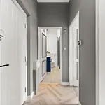 דירה Lavish Central Abode - Garden Terrace *
