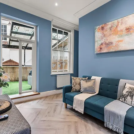 Lavish Central Abode - Garden Terrace * ويتبي