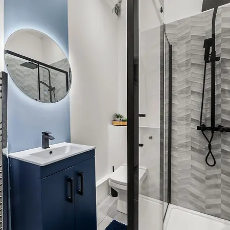 Lavish Central Abode - Garden Terrace *