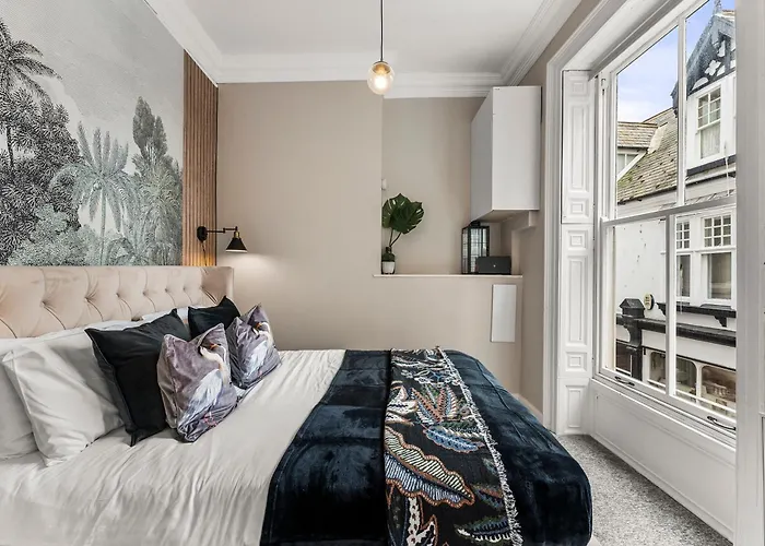 شقة Lavish Central Abode - Garden Terrace *