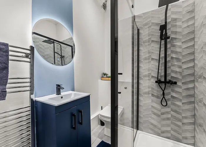 Lavish Central Abode - Garden Terrace *