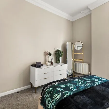 Lavish Central Abode - Garden Terrace