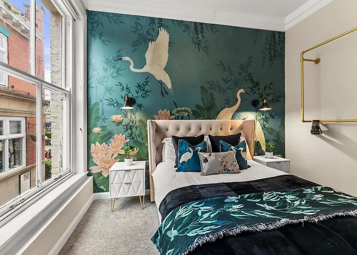 Lavish Central Abode - Garden Terrace