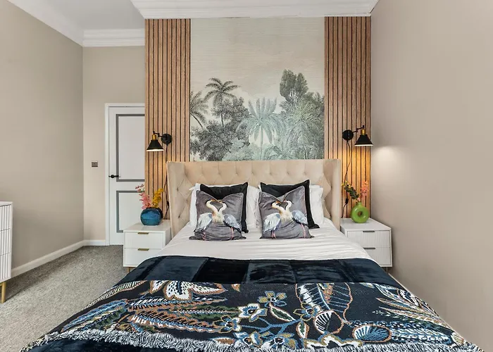 Lavish Central Abode - Garden Terrace Apartmán Whitby